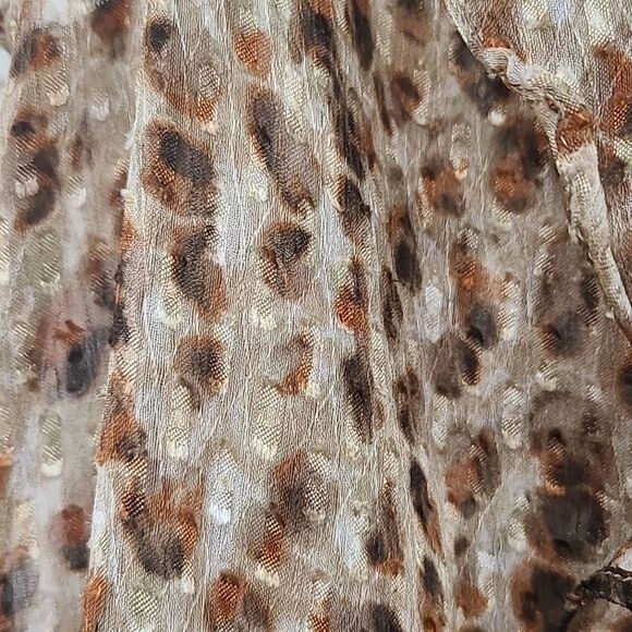 LOFT Petites Cheetah Print Swiss Dot Sheer Sleeveless Blouse Ruffle Pleated Top - Picture 7 of 12